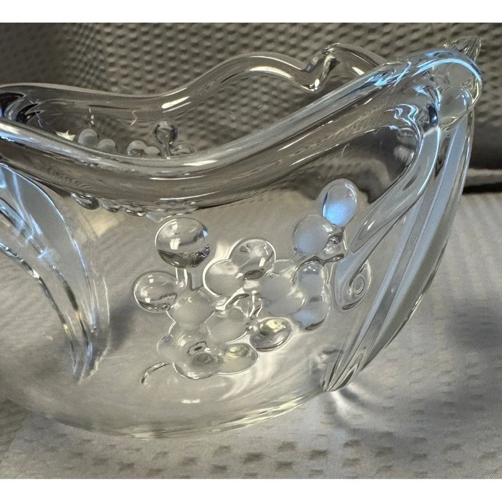 Mikasa Clear/Frosted Raised Grape Design Swirl Edge Scalloped Rim Serving Bowl